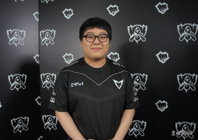 教练组特意 教练组特意