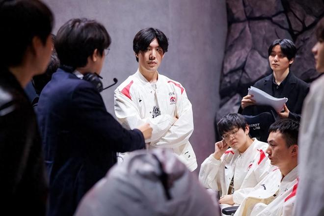 足球的铁血 足球的铁血