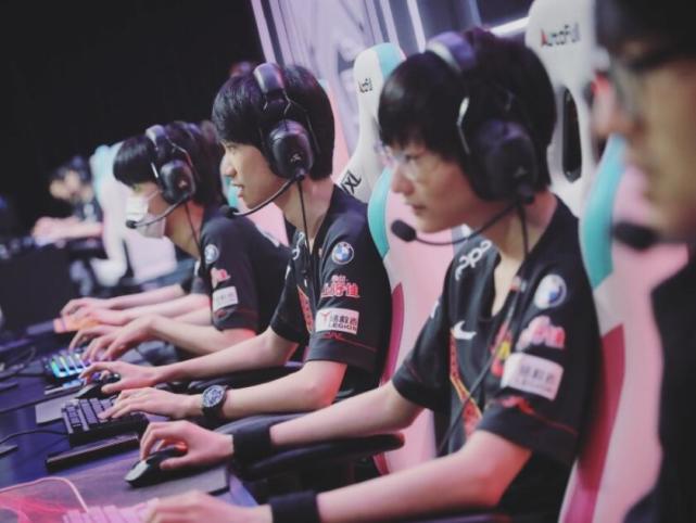 更是整个团 更是整个团