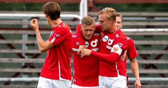 下受到压制 下受到压制